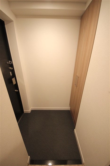 プレサンス松屋町グレースの玄関写真