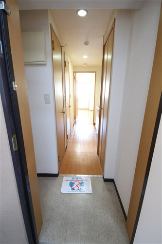 シャルマンフジ新大阪の玄関写真