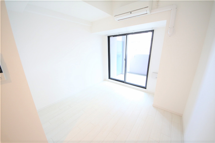 S-RESIDENCE新大阪WESTの居間写真