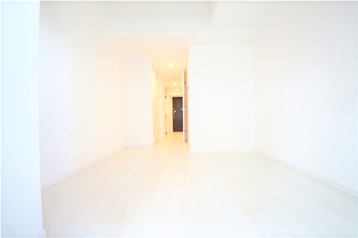 S-RESIDENCE新大阪WESTの居間写真