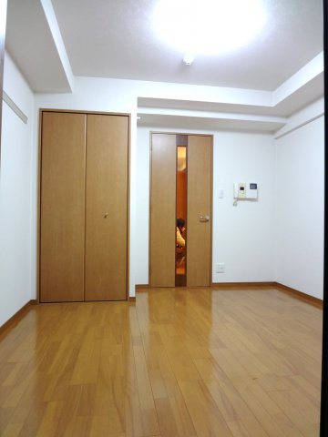 プレサンス東本町の玄関写真