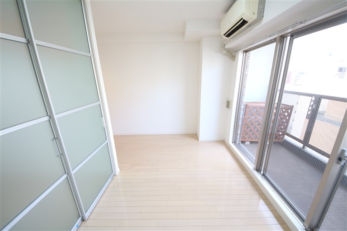 ゼニスレジデンス難波南の居間写真