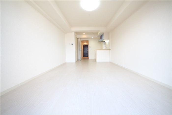 セレッソコート上本町EASTの居間写真