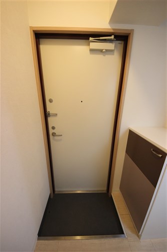 ルミエール瓦屋町の玄関写真