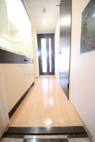 レジュールアッシュ谷町の玄関写真