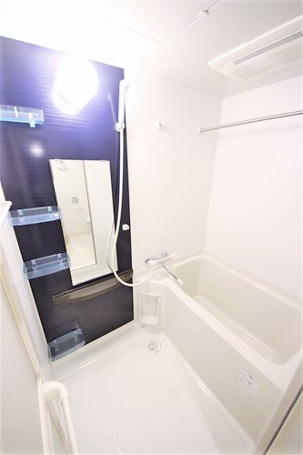 ラシュレエグゼ本町の風呂写真
