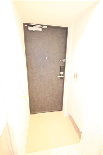 エスリード大阪上本町グリーズの玄関写真