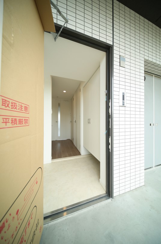 レオンコンフォート難波クレアの玄関写真