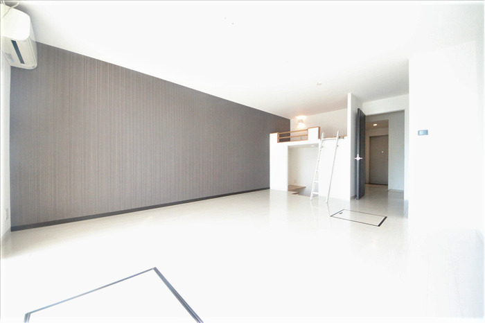 NORTH VILLAGE BIRTH PLACEの居間写真