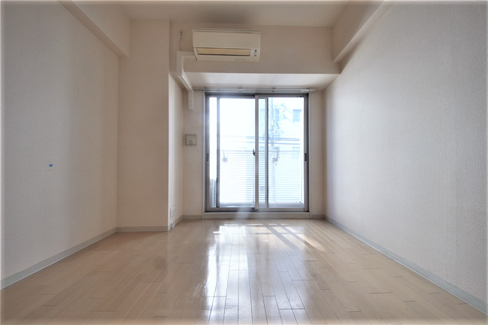 ロイヤルレジデンス北梅田の居間写真