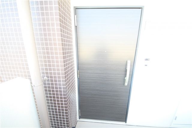 スプランディッド難波IIの玄関写真