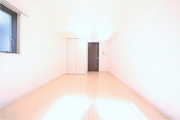 エスライズ本町東の居間写真