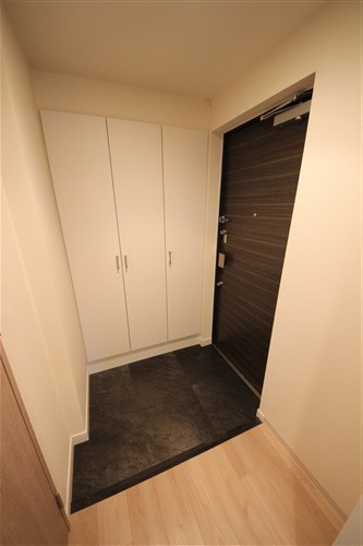 プレサンス松屋町駅前の玄関写真