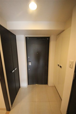 ISM谷町六丁目の玄関写真