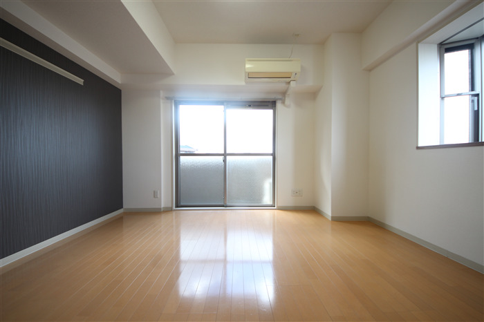 マルセイ玉川マンションの居間写真