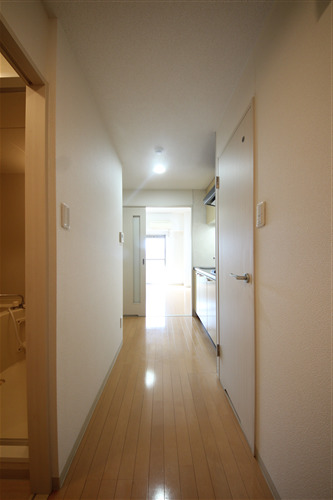 マルセイ玉川マンションの居間写真