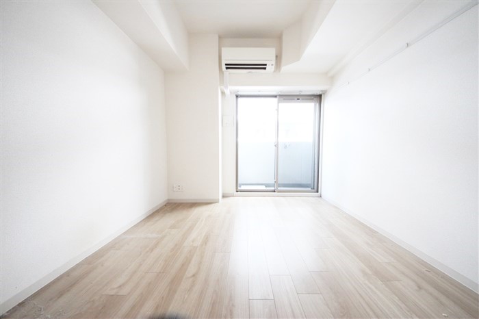プレサンス松屋町駅前の居間写真