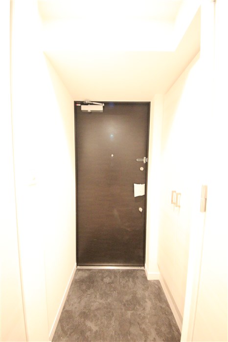 プレサンス南森町ライズの玄関写真