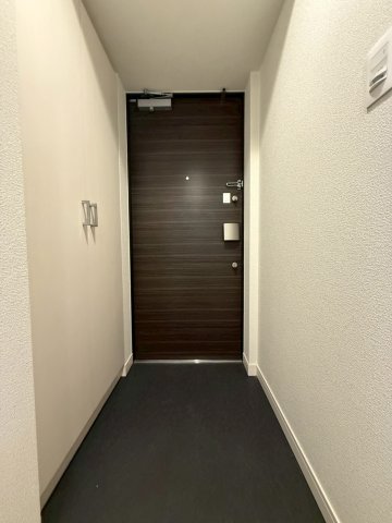 プレサンス堺筋本町駅前の玄関写真