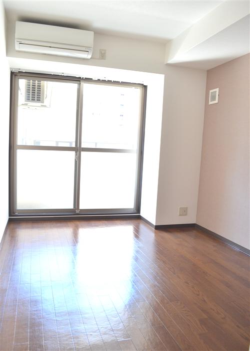 みおつくし江戸堀の居間写真