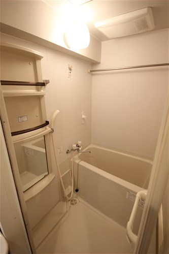 レジュールアッシュ谷町の風呂写真
