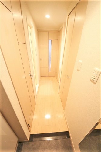 プレサンス本町プライムの玄関写真