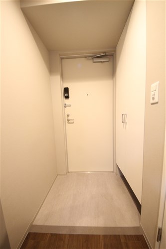 WORVE大阪本町の玄関写真