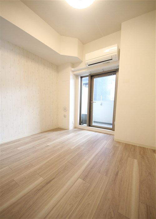 プレサンス松屋町ヴェルデスの居間写真