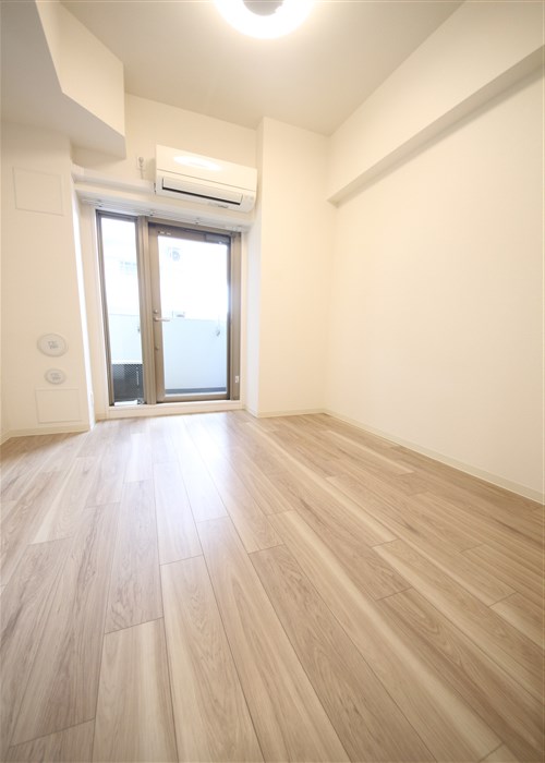 プレサンス松屋町ヴェルデスの居間写真