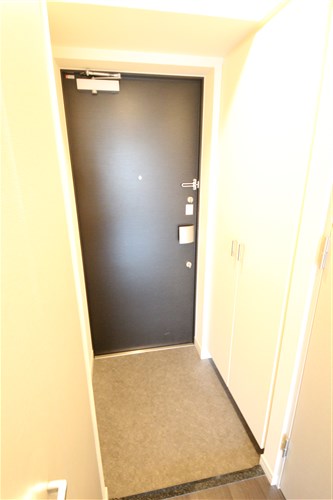 プレサンス谷町リーベの玄関写真