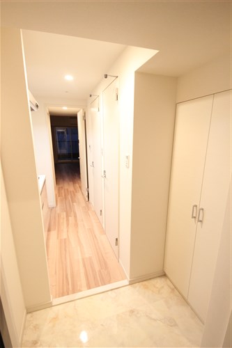 スプランディッド淀屋橋DUEの玄関写真