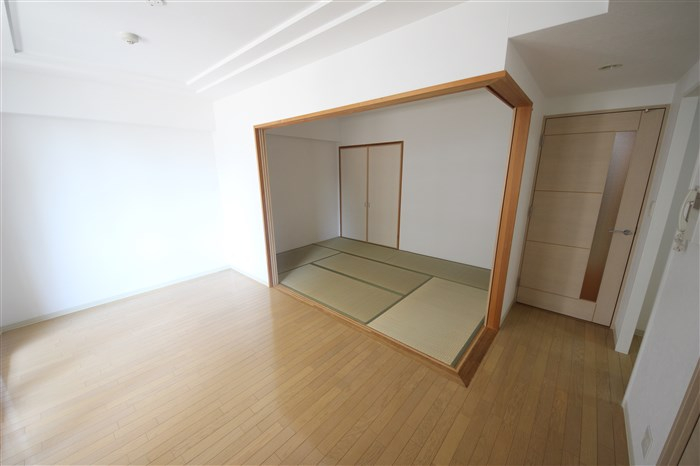 アーデンタワー新町の居間写真