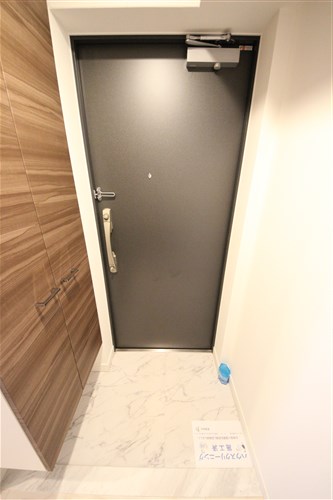 ルーエ本町の玄関写真