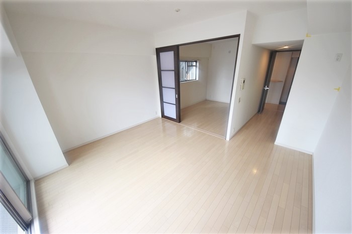 レオンコンフォート本町東の居間写真