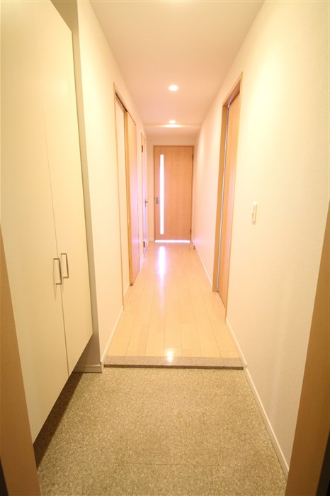 グランルージュ谷町六丁目の玄関写真