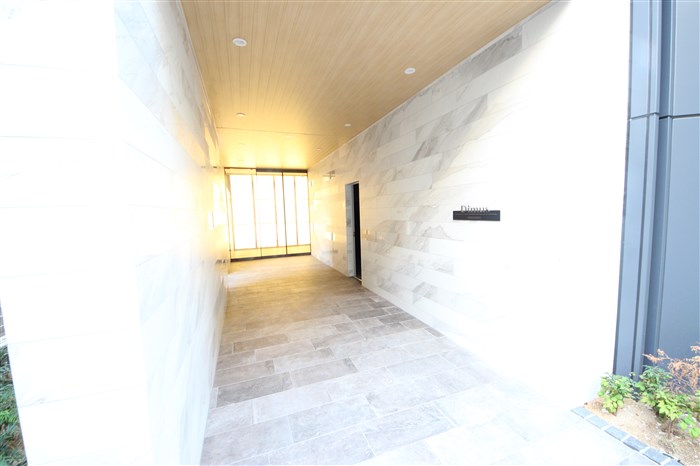 Dimus新大阪の居間写真