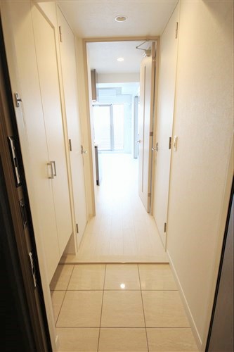 Dimus新大阪の玄関写真