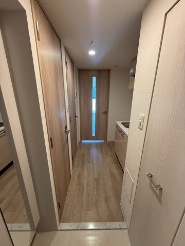 エスリード新大阪ラヴァーグの玄関写真