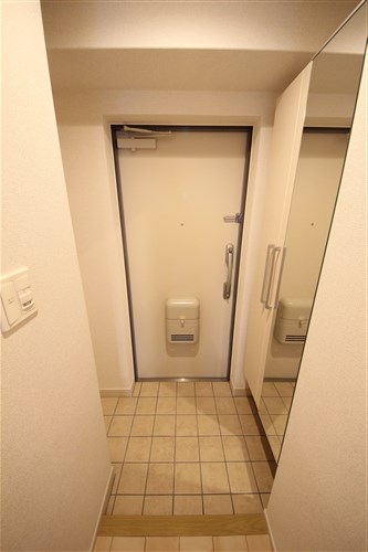 ノーサイド立葉の玄関写真