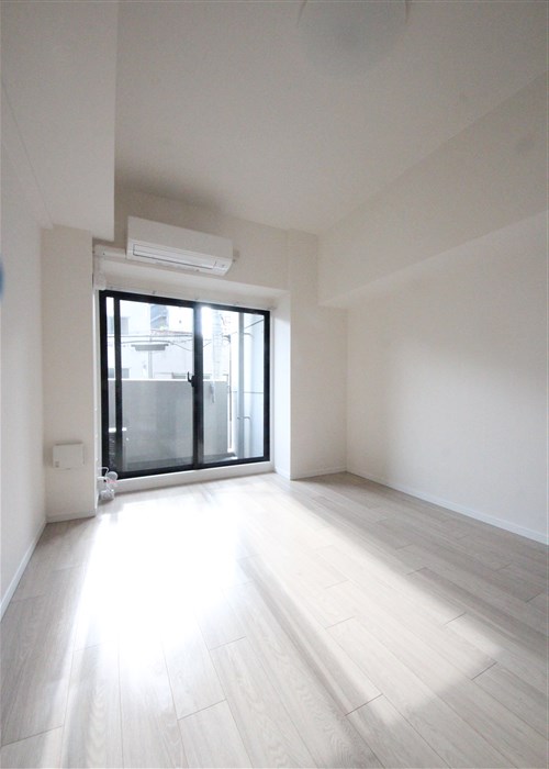 SーRESIDENCE難波BRILLERの居間写真