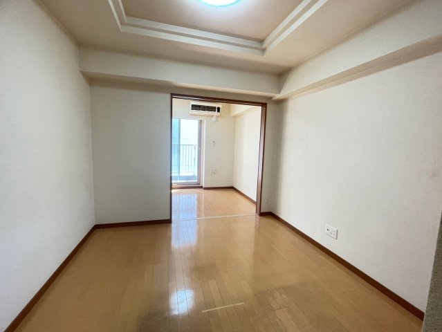 クレストコート高津の居間写真