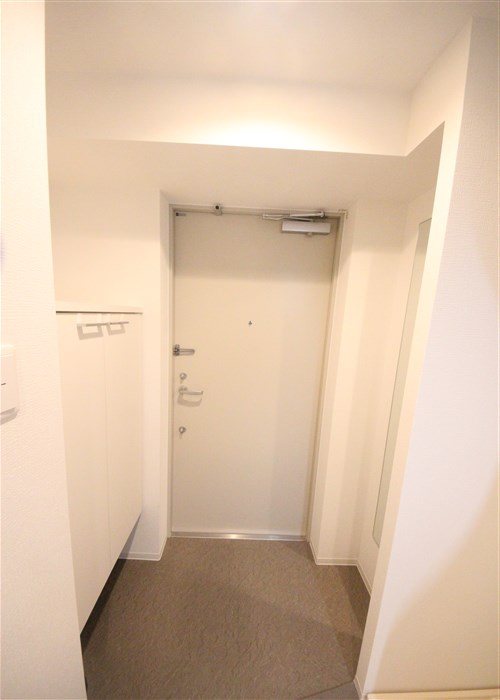 セレニテ九条リアンの玄関写真