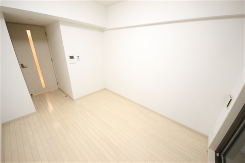 アスリート本町リバーウエストの居間写真