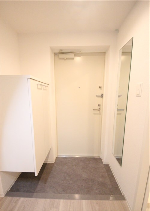 セレニテ本町リアンの玄関写真