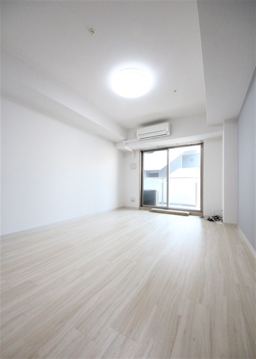 プライムアーバン御堂筋本町の居間写真