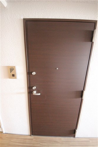 セレニテ本町グランデの玄関写真