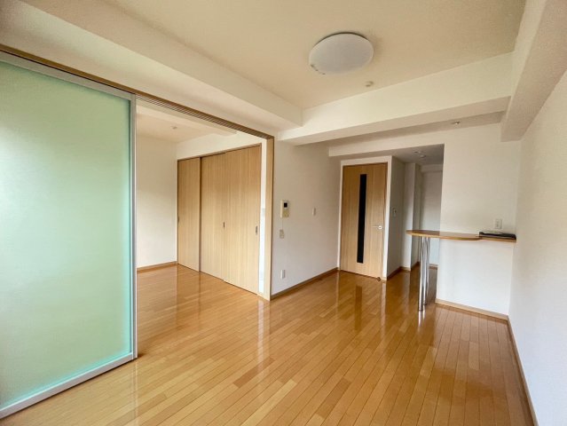 フローライト南森町の居間写真