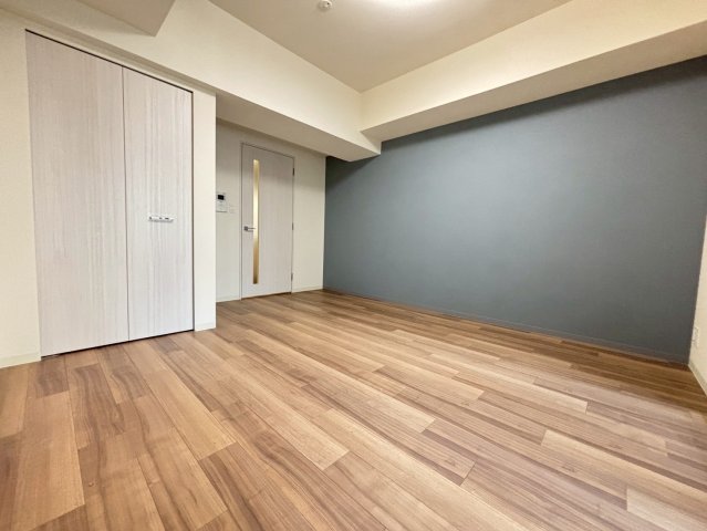 プレサンス谷町九丁目駅前の居間写真