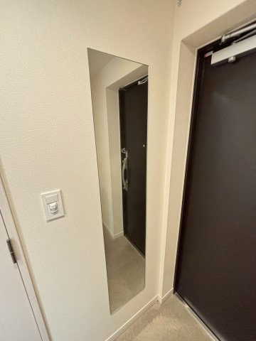 プレサンス谷町九丁目駅前の玄関写真