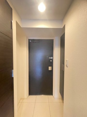 S-RESIDENCE難波Vialeの玄関写真